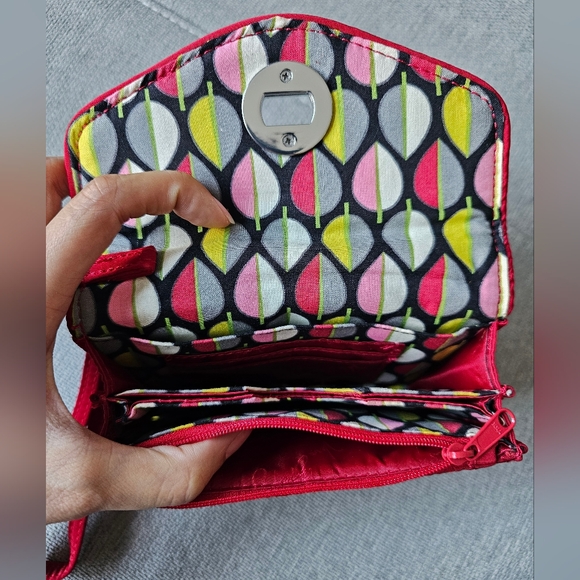 Vera Bradley twist turn quilted wristlet - Picture 4 of 4